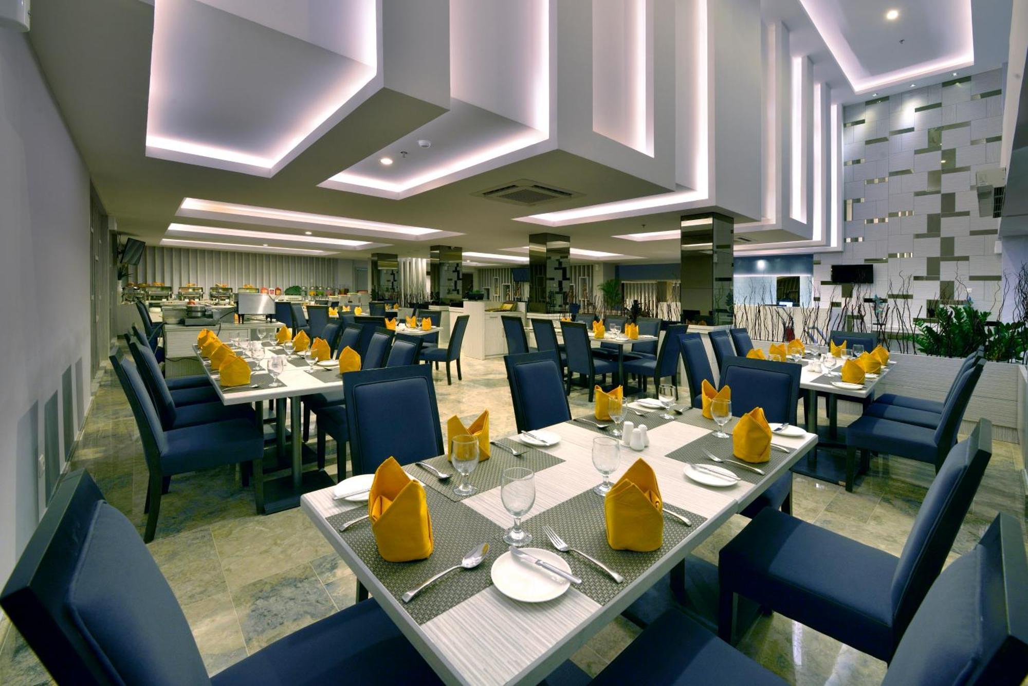 Tjokro Hotel Pekanbaru Exterior photo