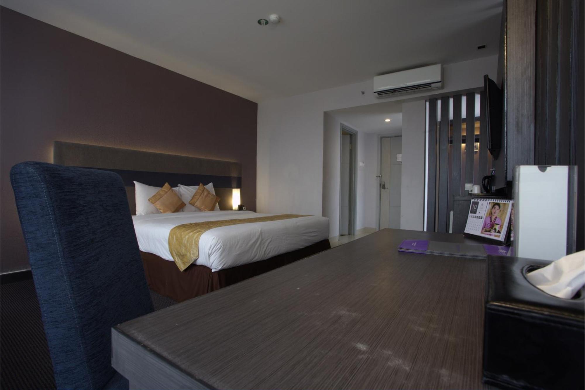 Tjokro Hotel Pekanbaru Room photo