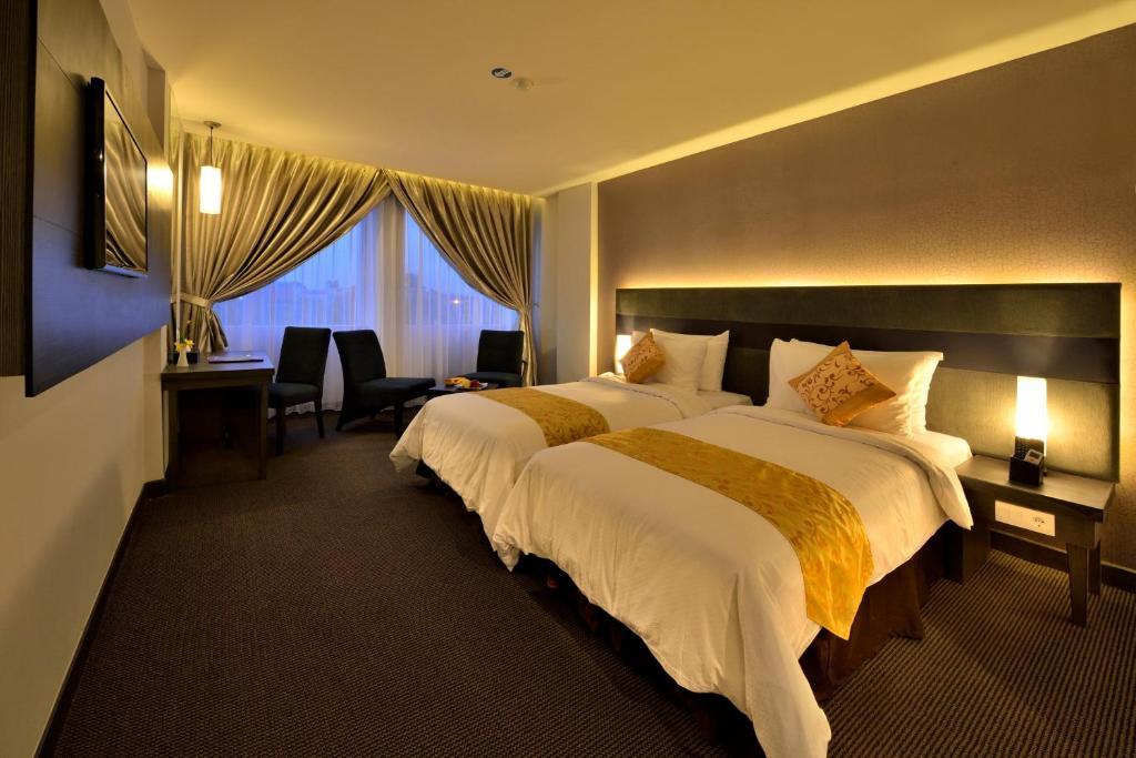 Tjokro Hotel Pekanbaru Exterior photo
