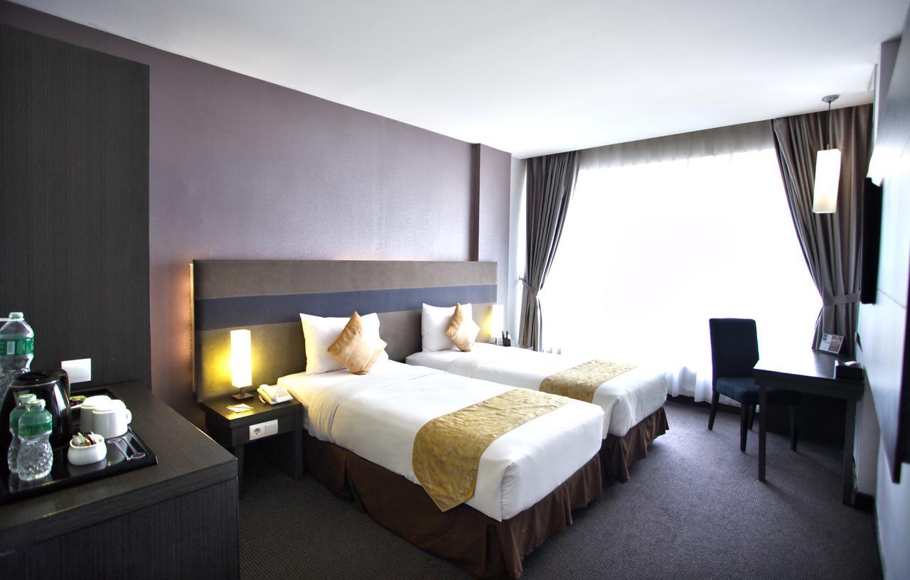 Tjokro Hotel Pekanbaru Room photo