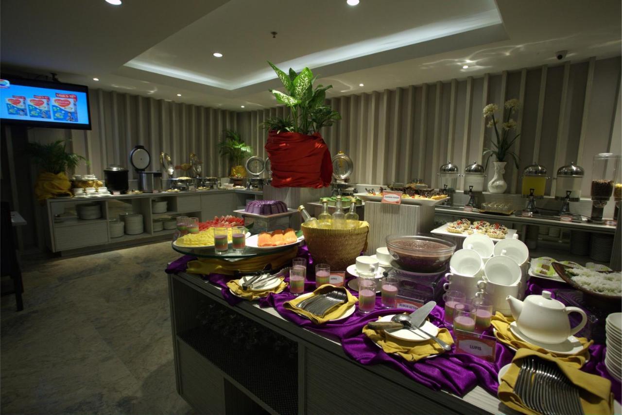 Tjokro Hotel Pekanbaru Room photo